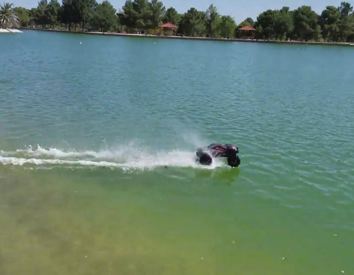 rc cars that drive on water