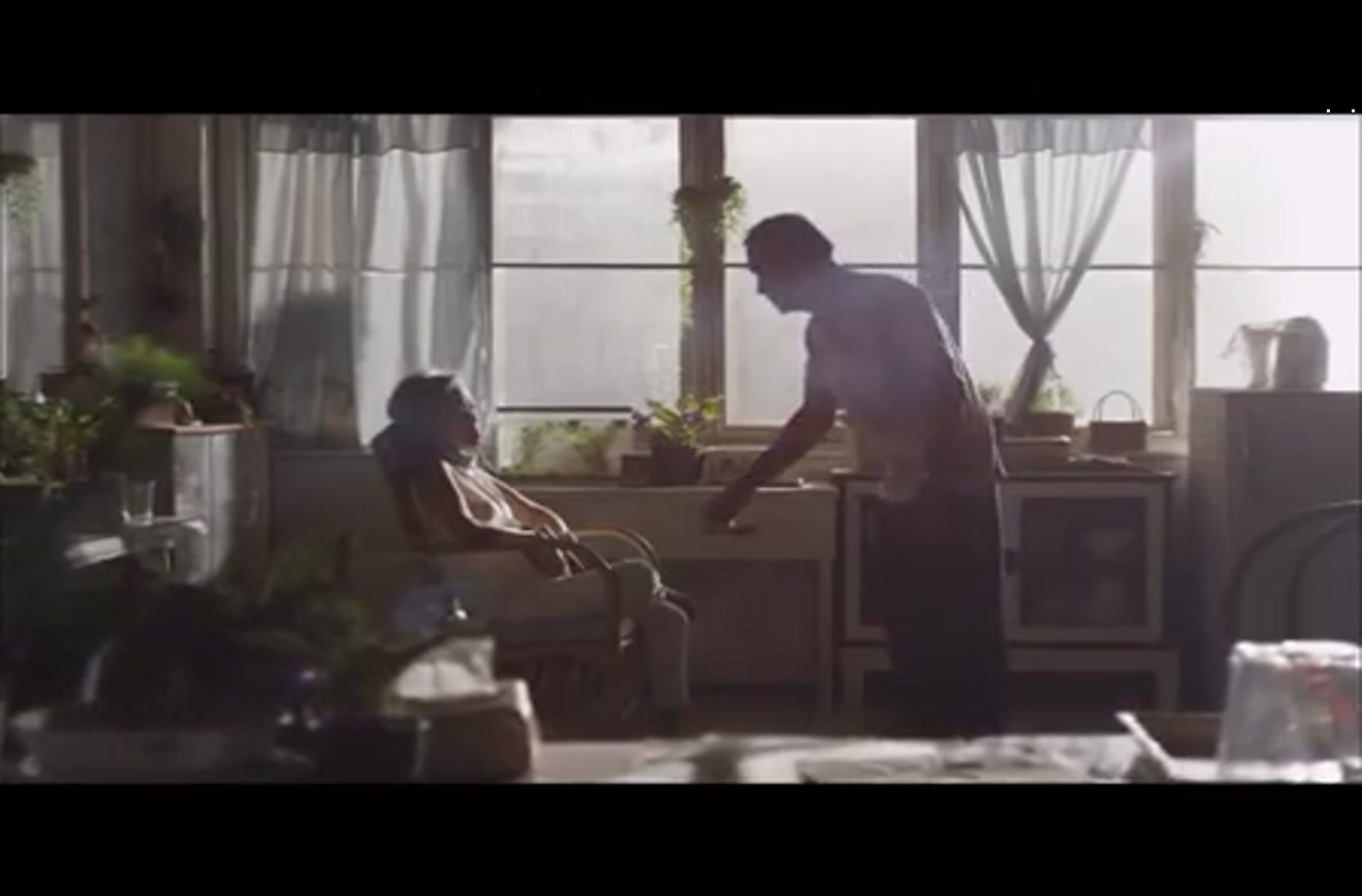 What this husband does every day for his wife with Alzheimer's will