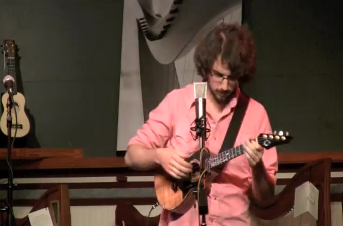 "Billie Jean" on the ukulele by James Hill.