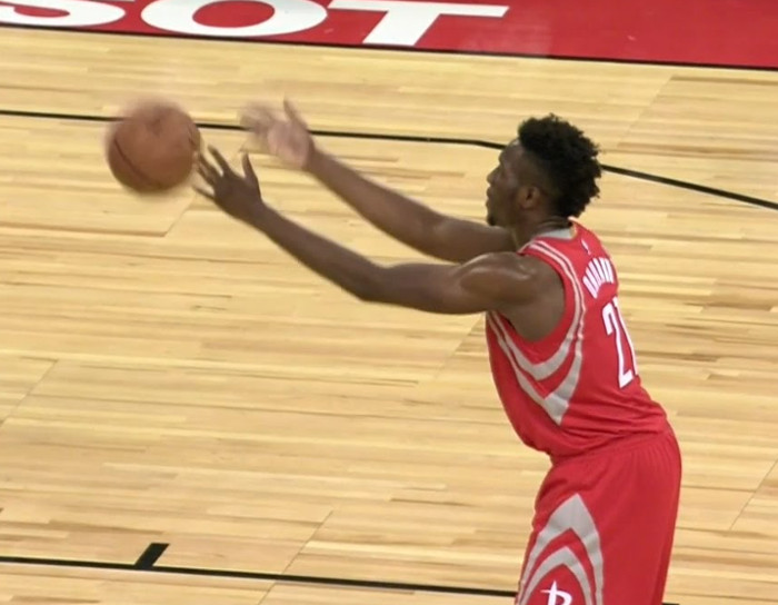 NBA player shoots his free throws "grannystyle".