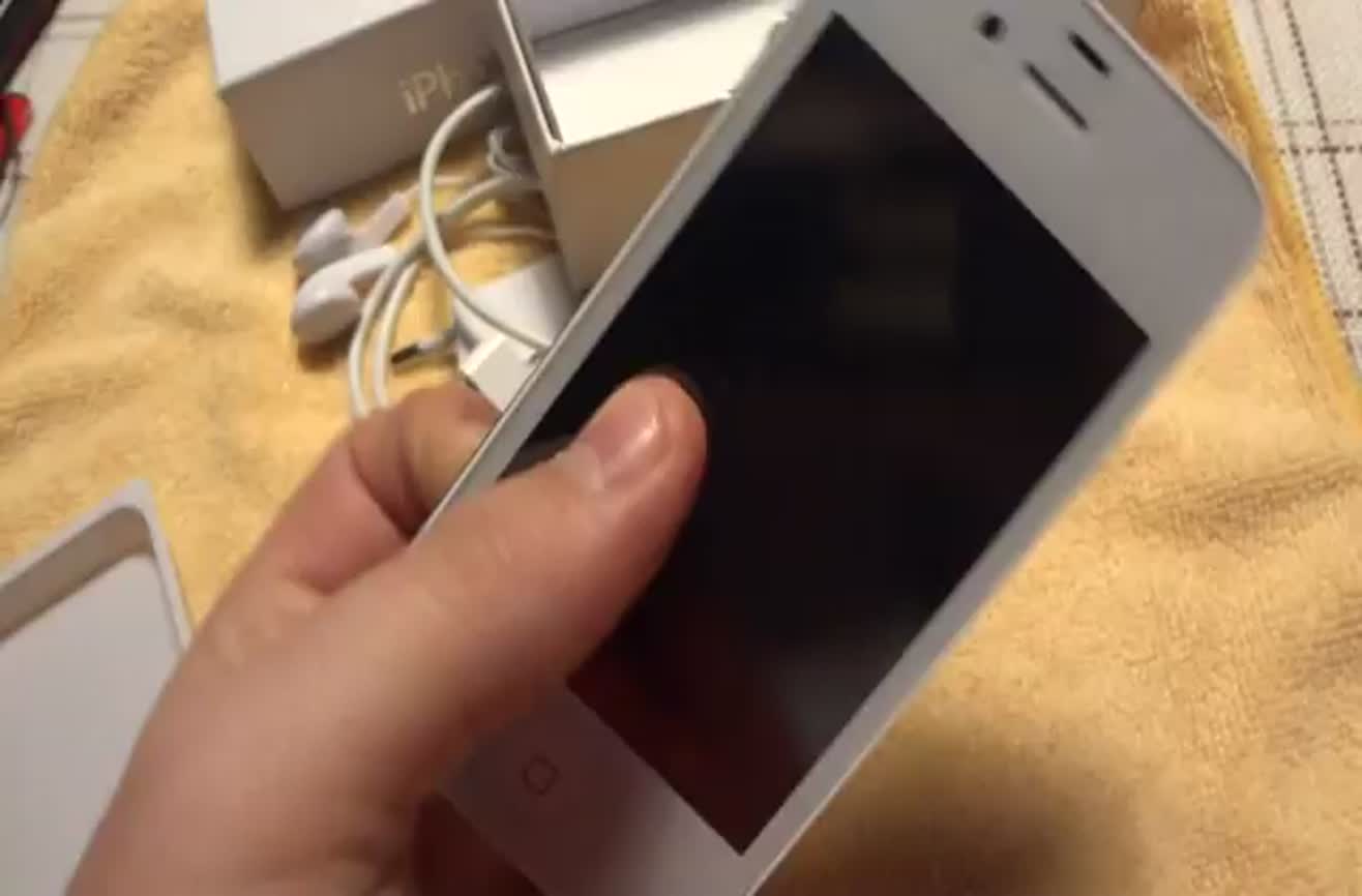 A fake Turkish iPhone 4 that costs 500 euros.