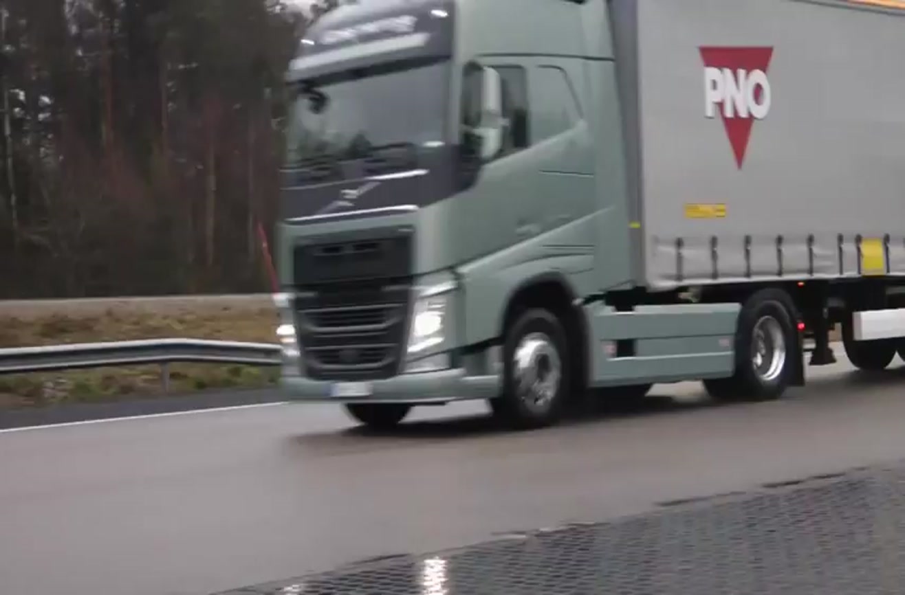 Volvo Trucks Collision Warning With Emergency Braking System