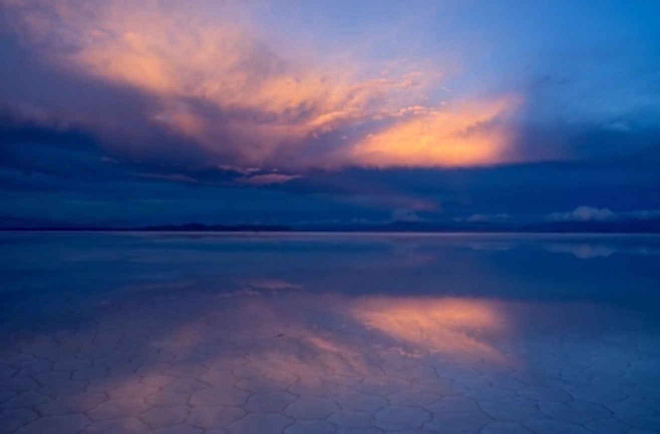 the-uyuni-salt-flats-in-bolivia-are-truly-a-wonder-to-behold