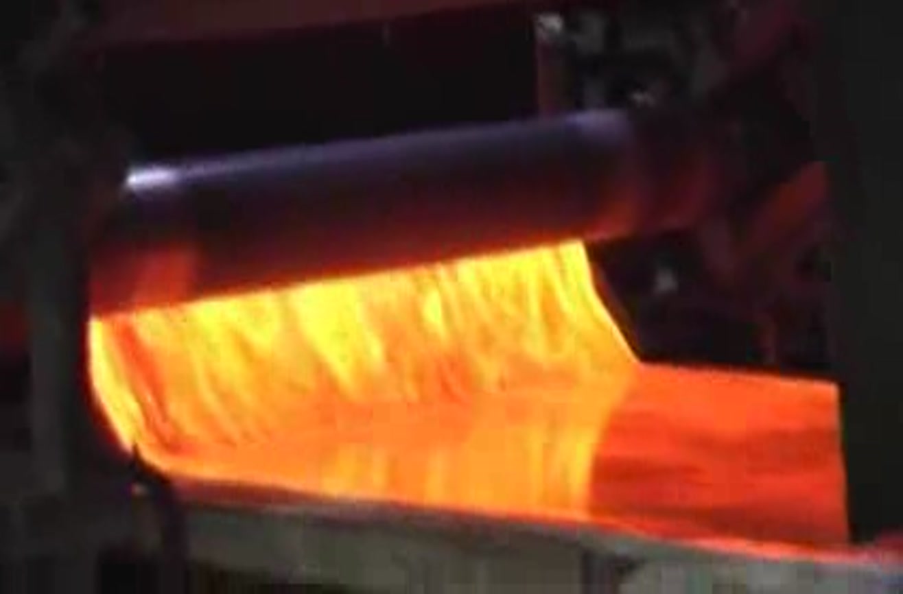 Watch the mesmerizingly dangerous process of making sheet glass.