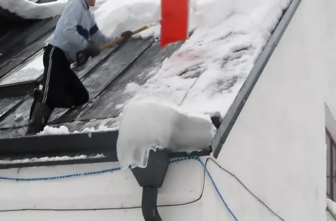 How to not clear snow off the roof.