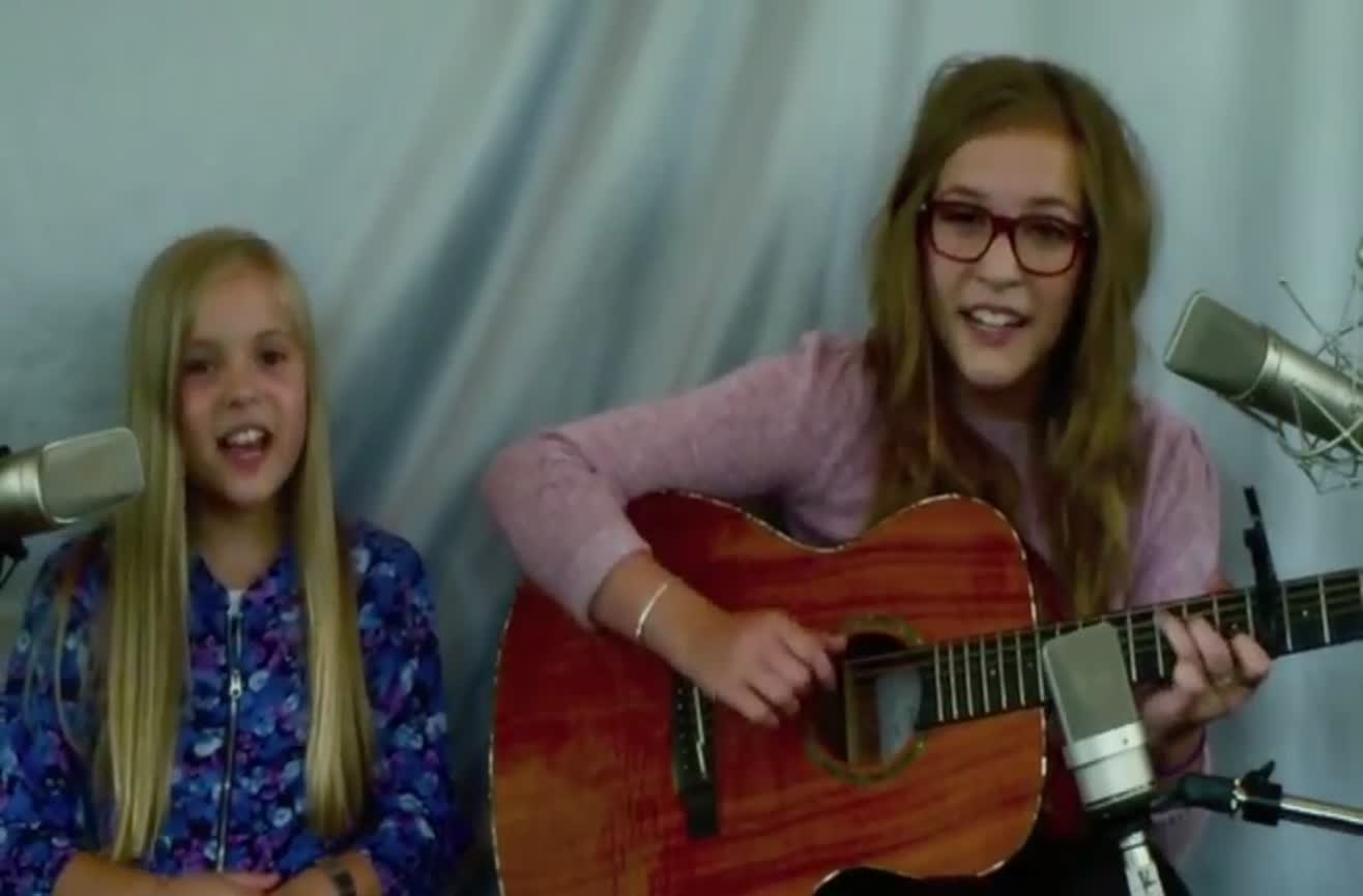 Lennon and Maisy Stella perform acoustic cover of Imogen Heap.