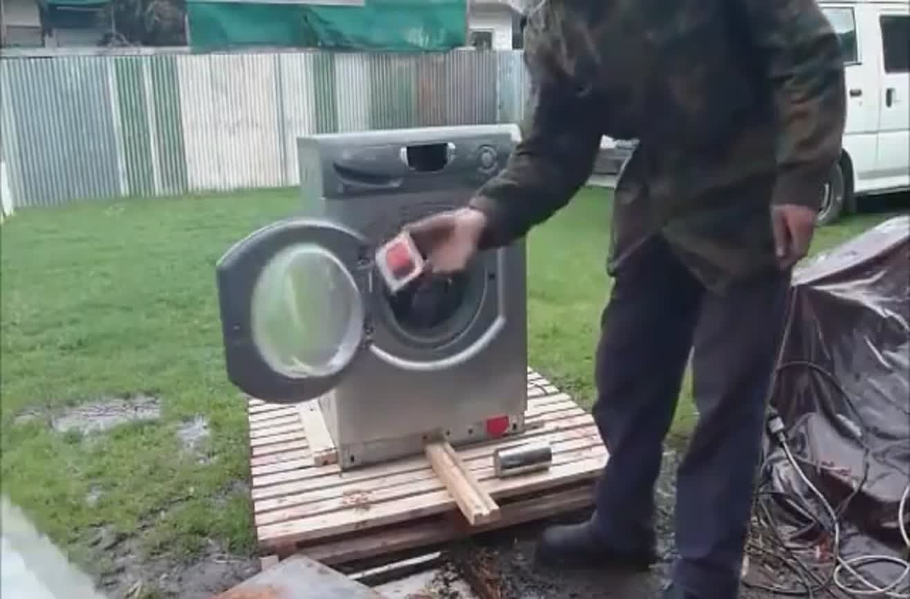 How to destroy a washing machine.