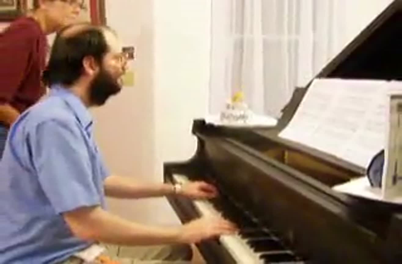 Mario Piano Score Given To Man Who s Never Heard It In His Life 