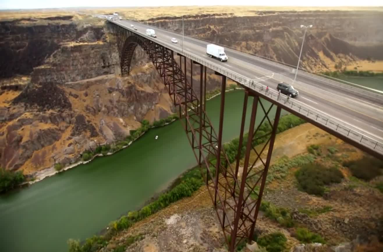 Insane Base Jumping With Style