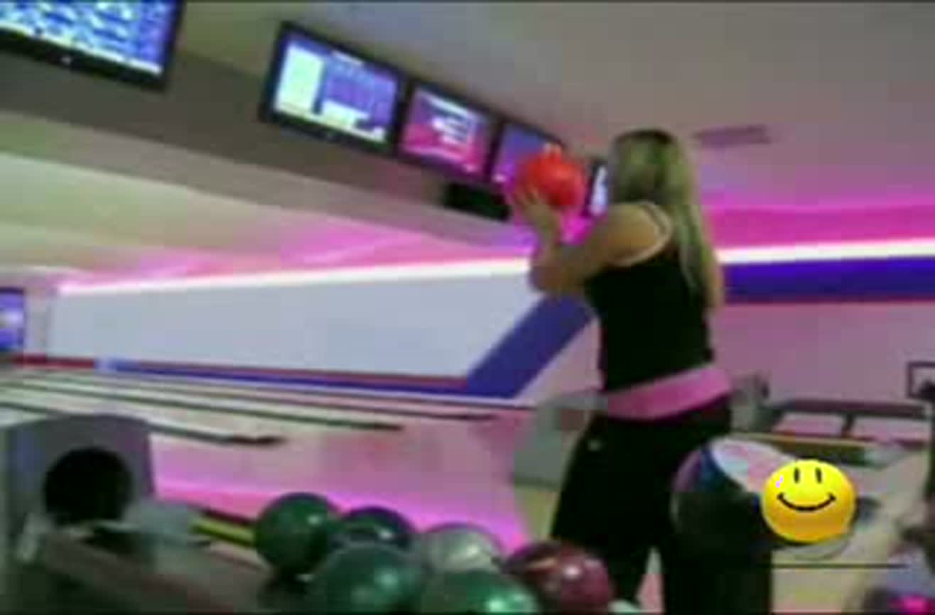 The worst bowling shot ever.