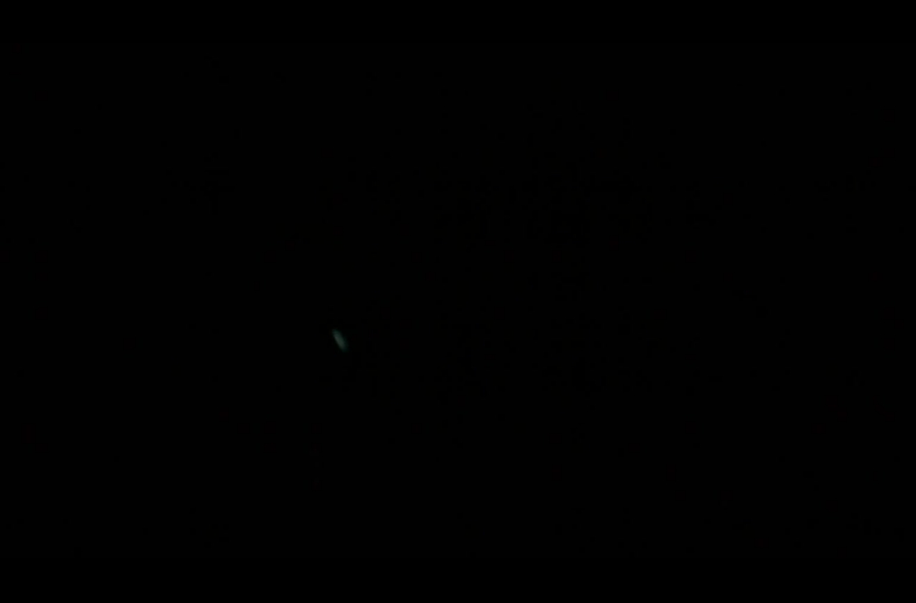 Slow motion Camera flash bulb shot at 1052 FPS.