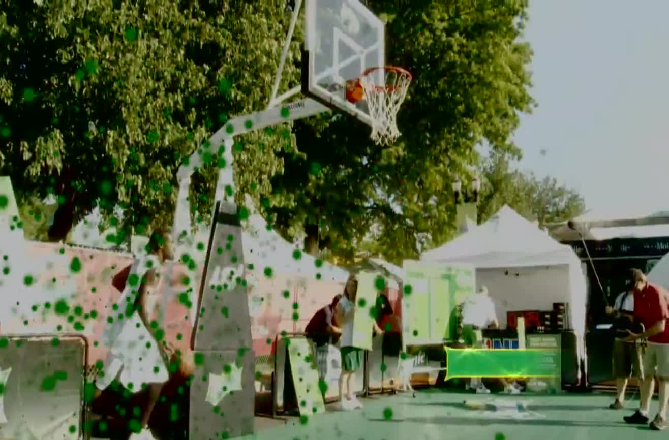 Think slam dunks could be this impressive?