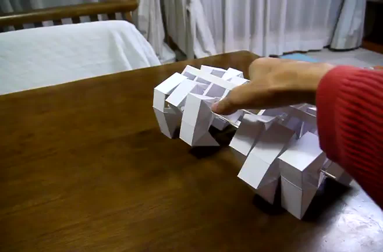 Paper install. Супер классная подделка. Суперподделки. Kinetic paper. Большой шлёпа оригами.