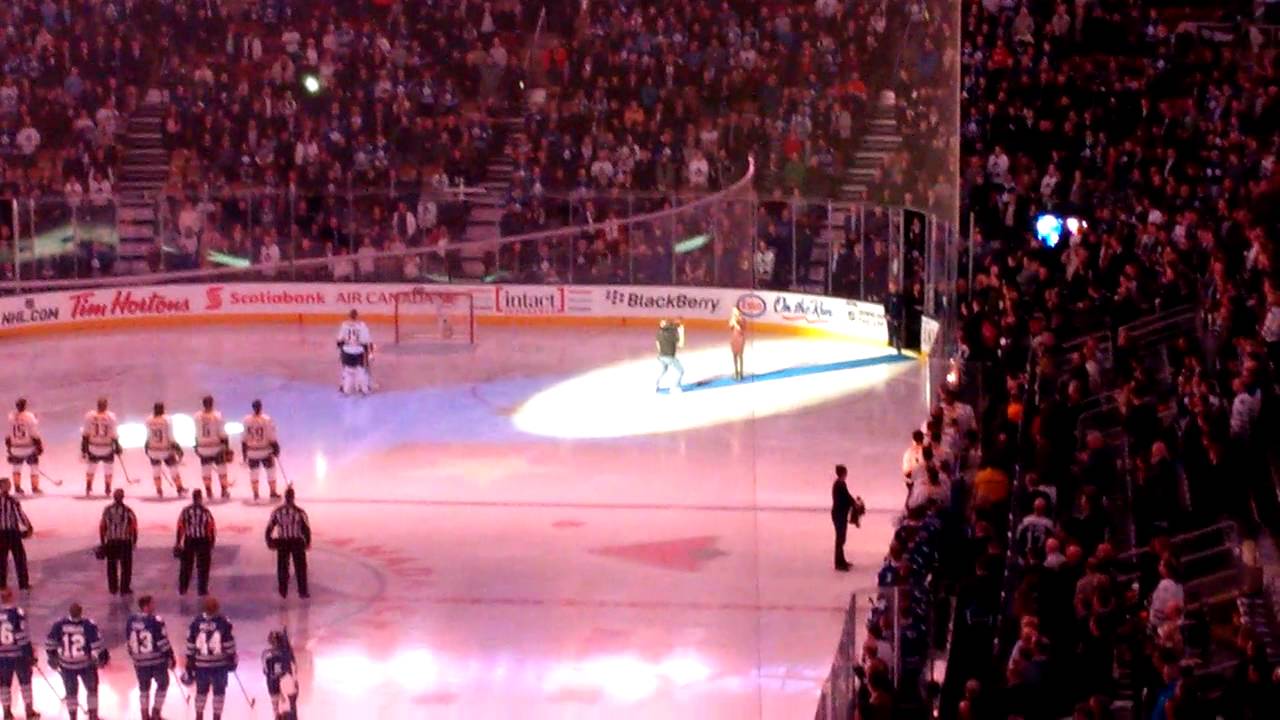 That time a Canadian hockey game sang the U.S. national anthem