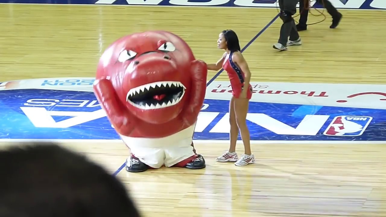 That time the Toronto Raptors mascot gobbled up a cheerleader