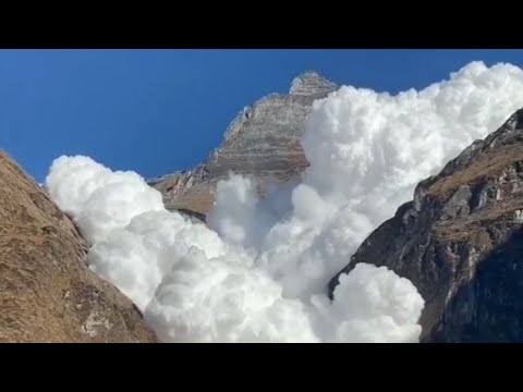 Unbelievable footage of Everest avalanche