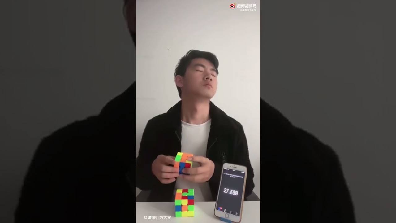 Guy Tries To Blindly Solve Rubik s Cube In Reverse