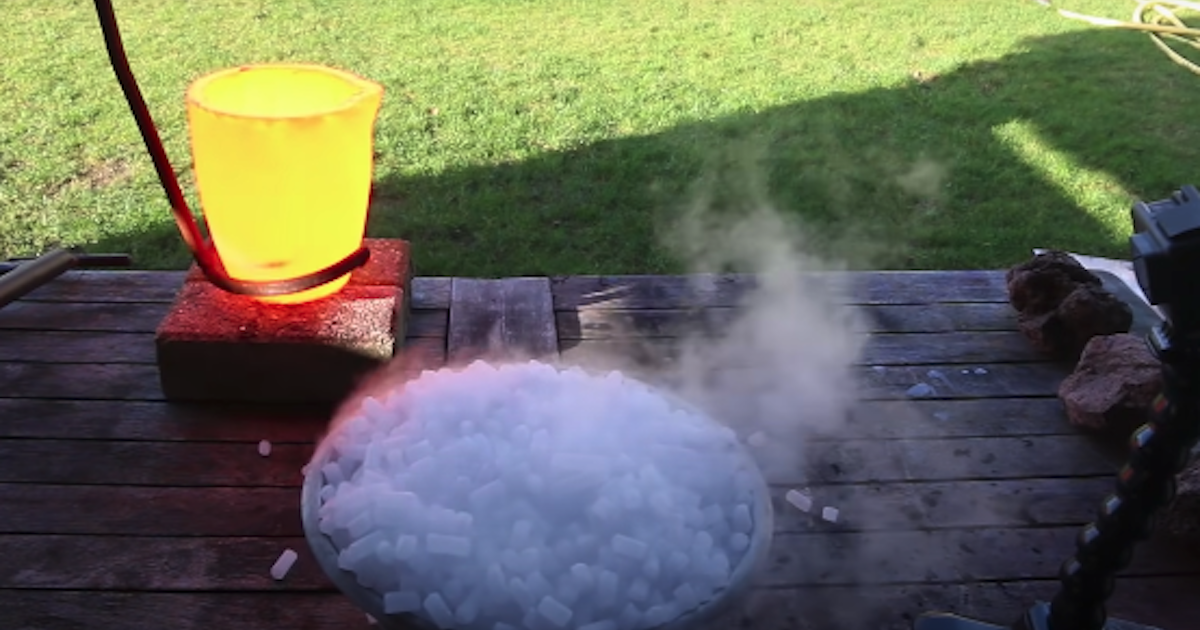What happens when you pour lava on dry ice
