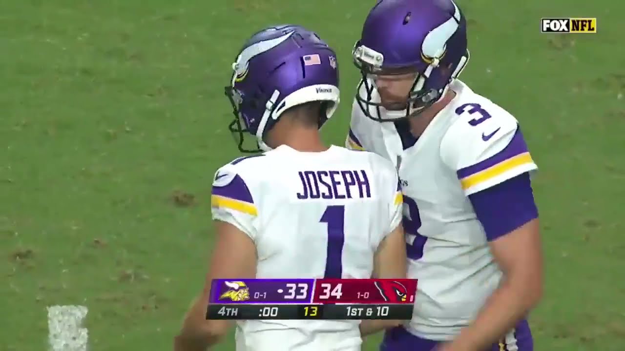 Minnesota Vikings announcer botches field goal call.